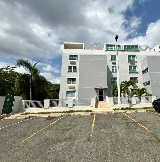 Cond. Camelot 842 #3601 San Juan, PR 00926
