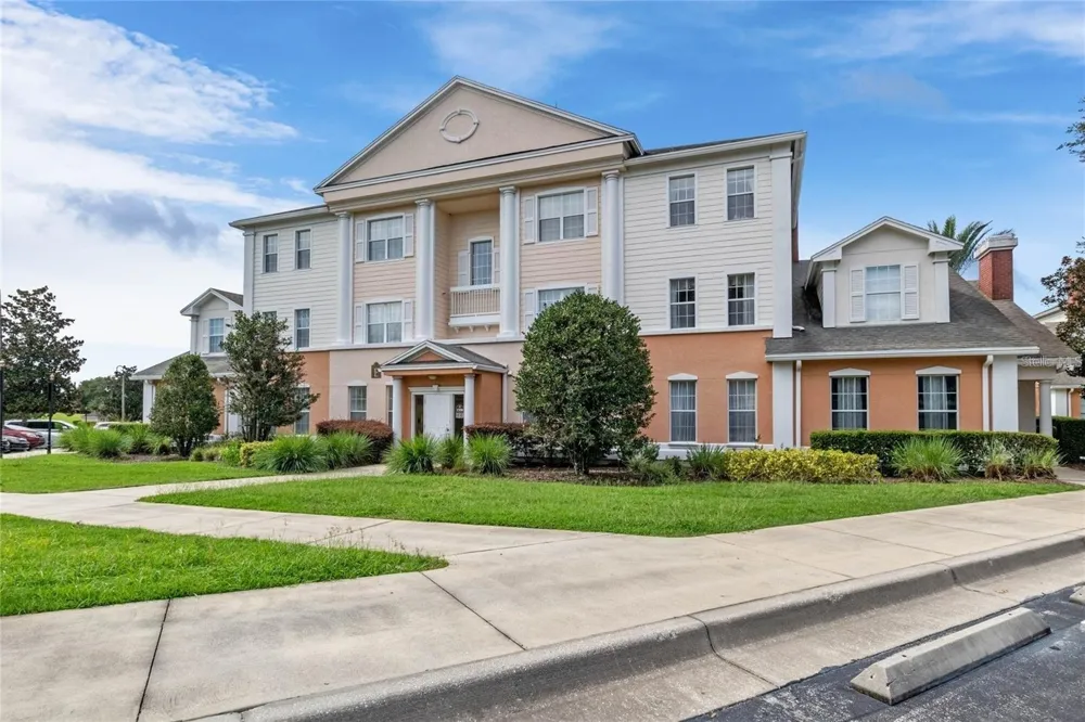 1598 HERITAGE CROSSING COURT #102 Kissimmee, FL 34747