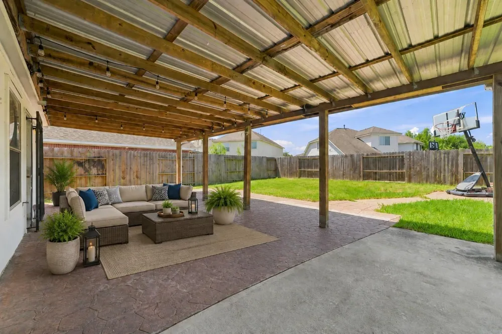 7110 Favian Court Houston, TX 77083