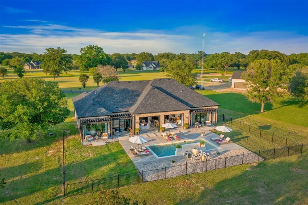 255 Private Road 5941 Emory, TX 75440
