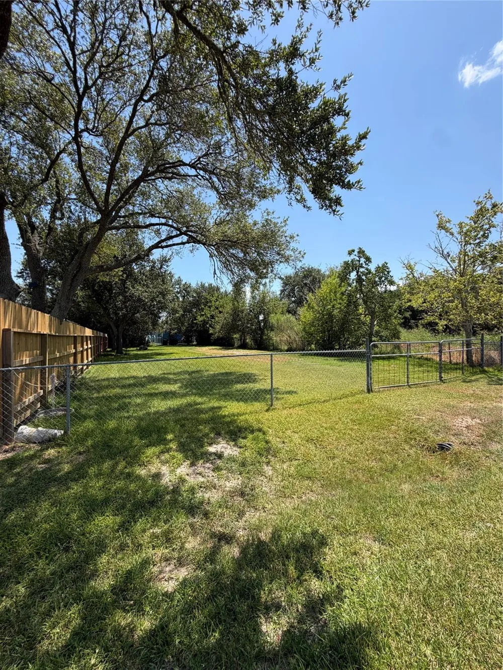 1029 8th Street Dickinson, TX 77539