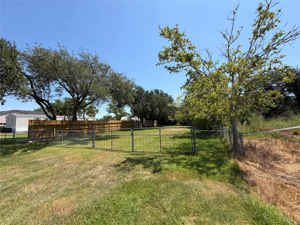 1029 8th Street Dickinson, TX 77539