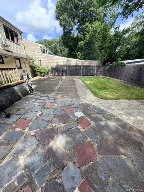 64 Lynwood Drive Valley Stream, NY 11580