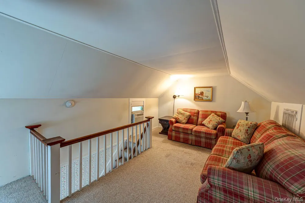 10 Overton Pass Saint James, NY 11780
