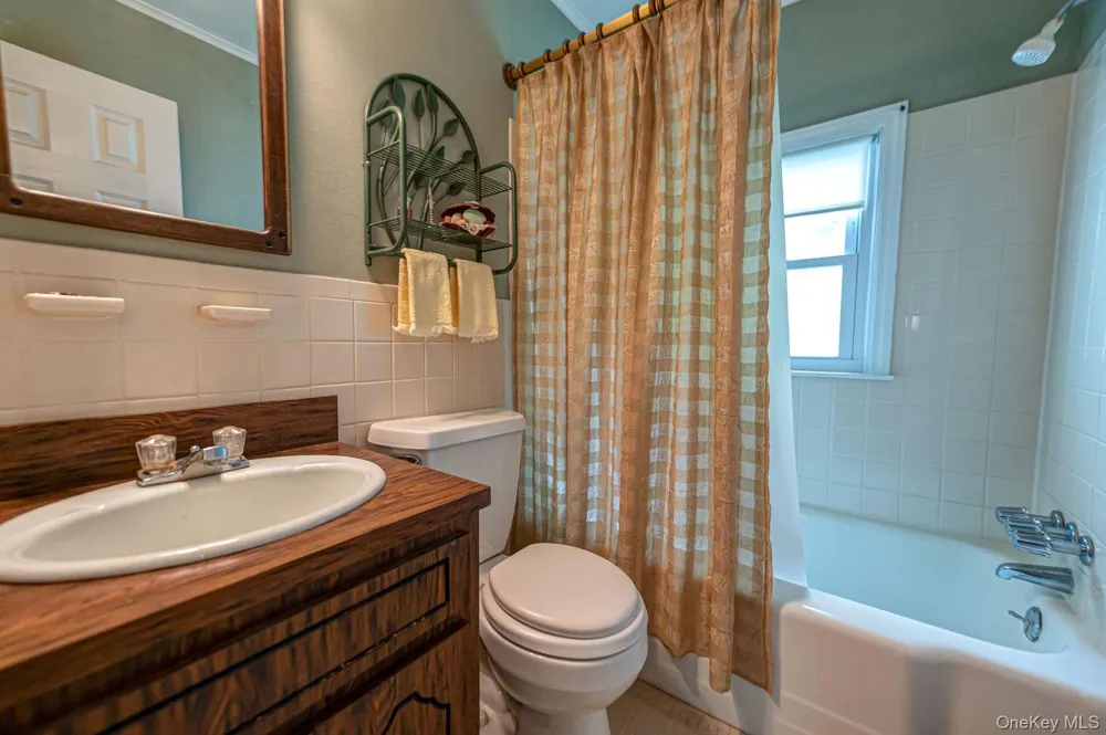 10 Overton Pass Saint James, NY 11780