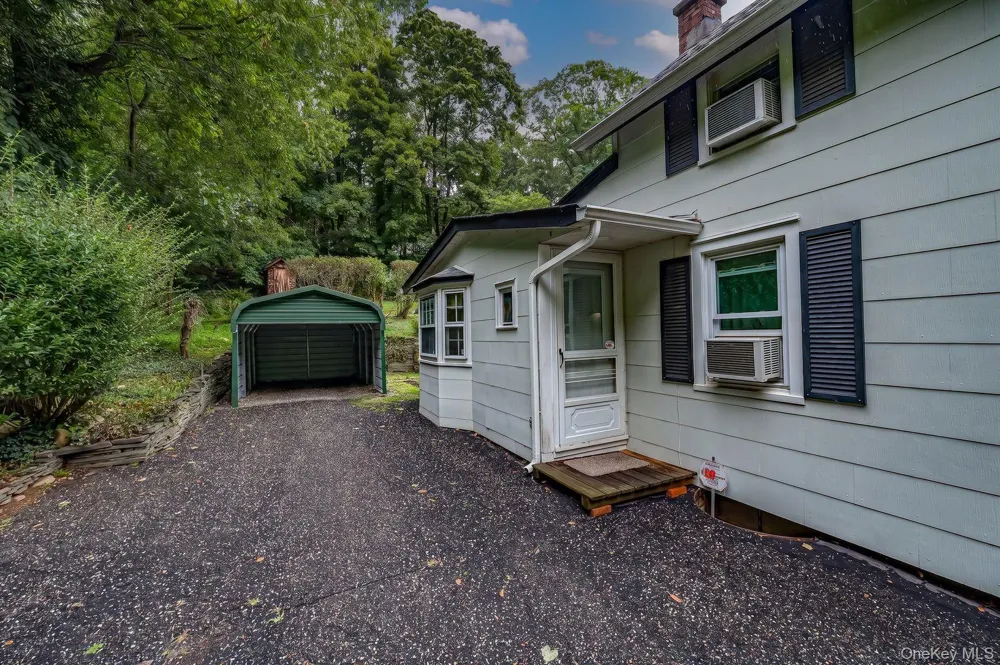 10 Overton Pass Saint James, NY 11780