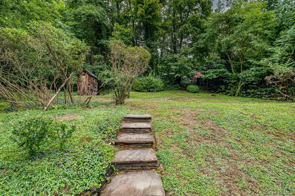 10 Overton Pass Saint James, NY 11780