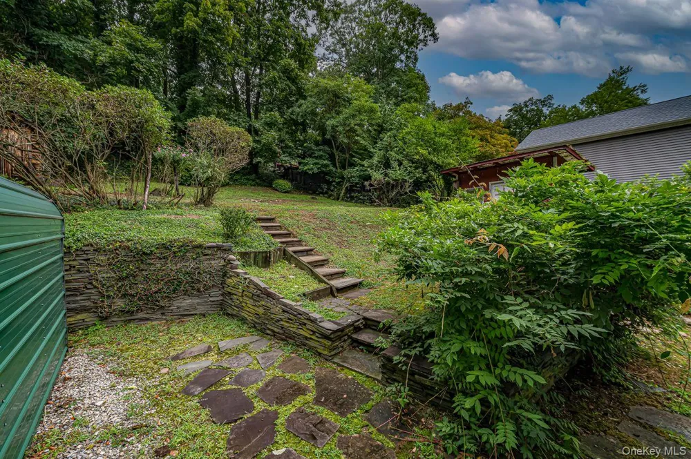 10 Overton Pass Saint James, NY 11780