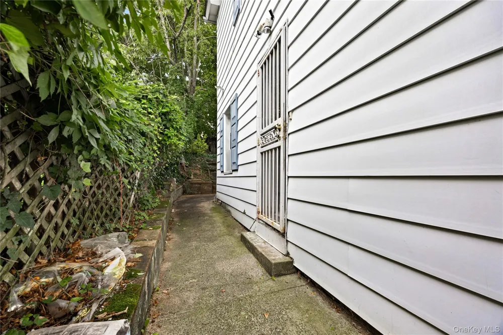 6 Arden Place Yonkers, NY 10701