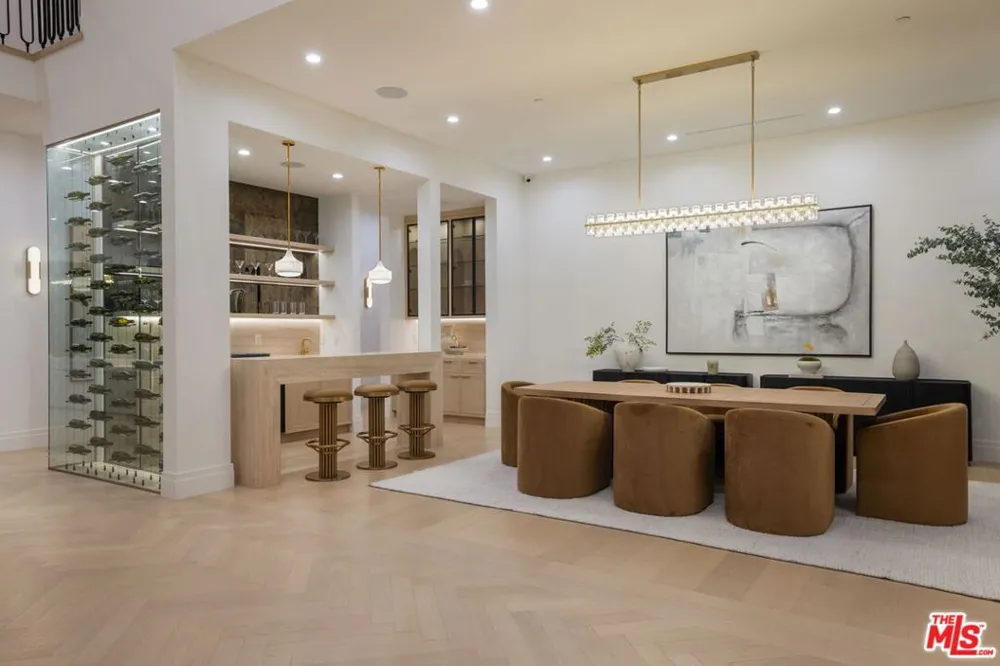 12041 Coyne Street Los Angeles, CA 90049