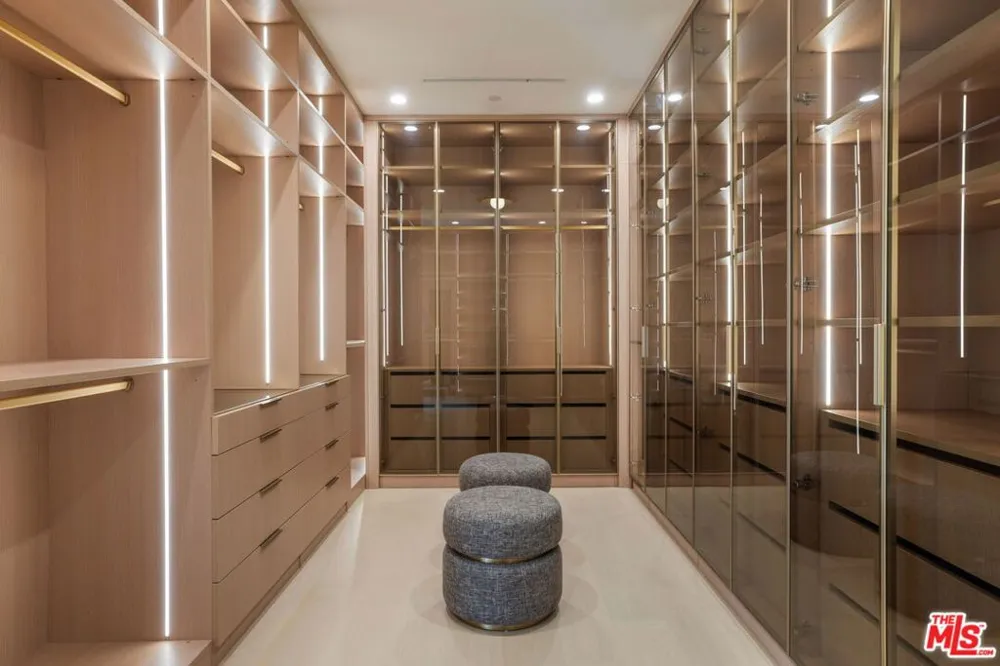 12041 Coyne Street Los Angeles, CA 90049