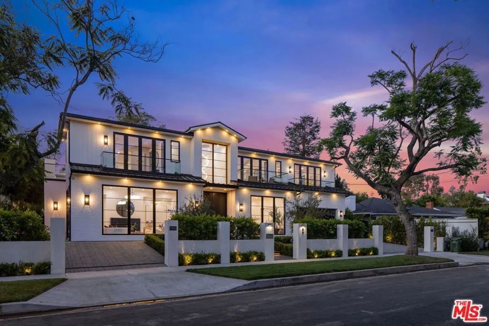 12041 Coyne Street Los Angeles, CA 90049