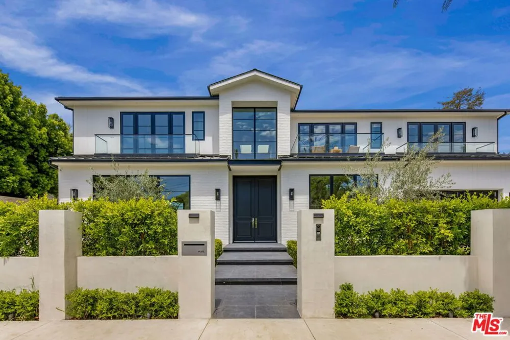 12041 Coyne Street Los Angeles, CA 90049