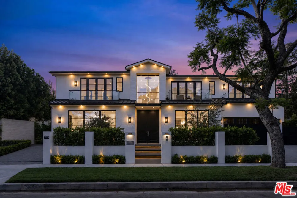 12041 Coyne Street Los Angeles, CA 90049