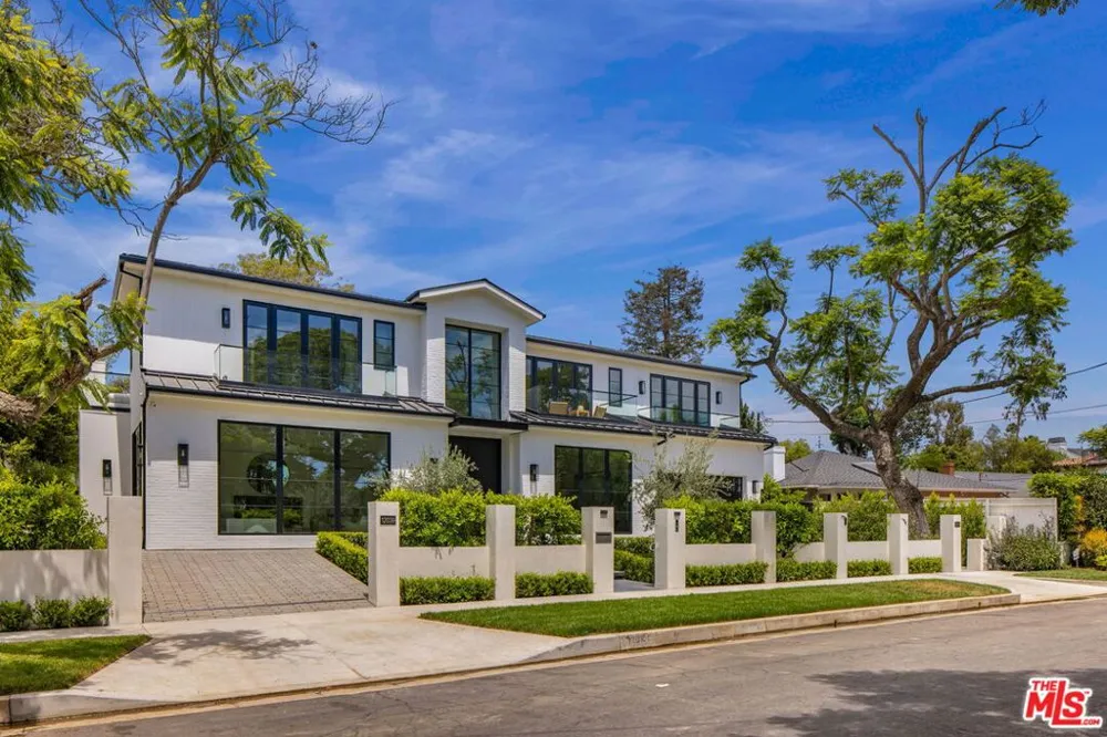 12041 Coyne Street Los Angeles, CA 90049