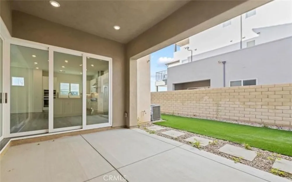 27503 Golden Currant Place Valencia, CA 91381