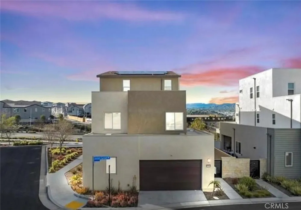 27503 Golden Currant Place Valencia, CA 91381