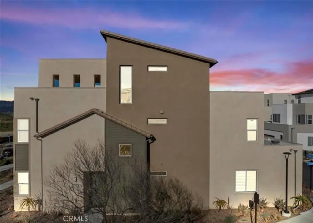 27503 Golden Currant Place Valencia, CA 91381