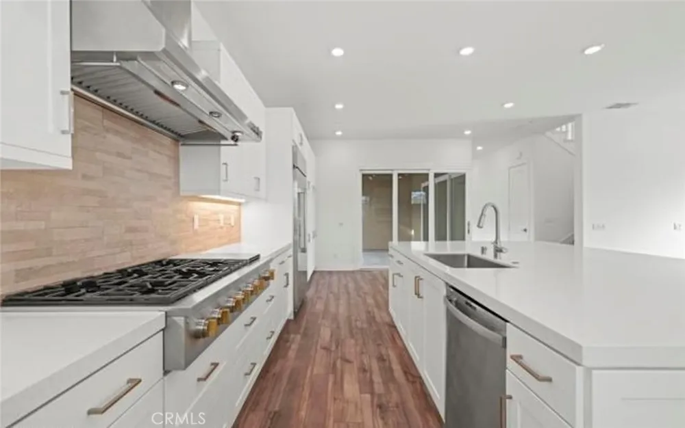 27503 Golden Currant Place Valencia, CA 91381