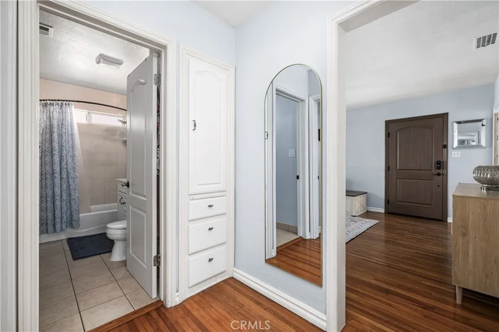 6013 Premiere Avenue Lakewood, CA 90712