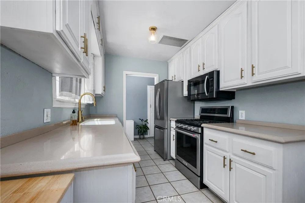 6013 Premiere Avenue Lakewood, CA 90712