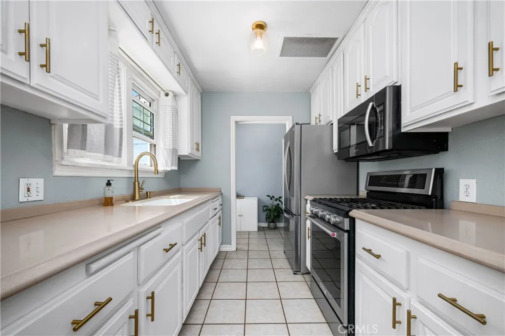 6013 Premiere Avenue Lakewood, CA 90712