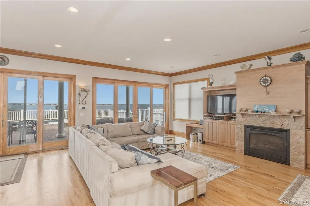 672 Dune Road Westhampton Beach, NY 11978