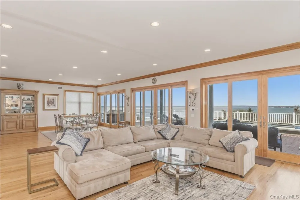 672 Dune Road Westhampton Beach, NY 11978