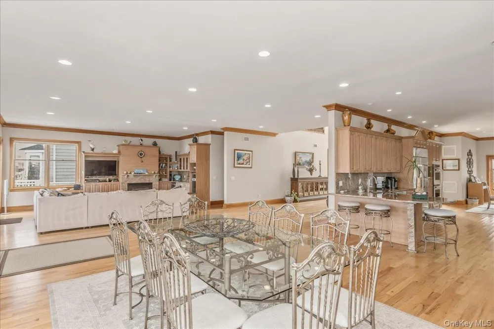 672 Dune Road Westhampton Beach, NY 11978