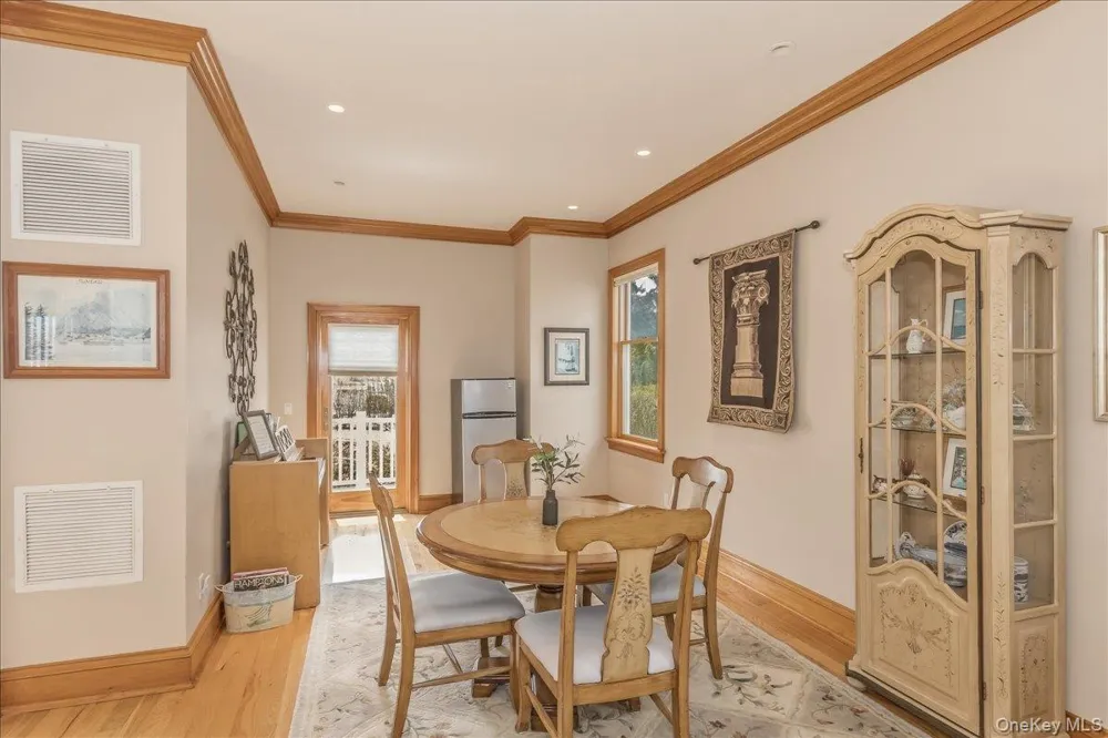 672 Dune Road Westhampton Beach, NY 11978