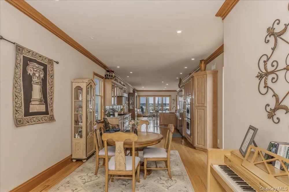 672 Dune Road Westhampton Beach, NY 11978