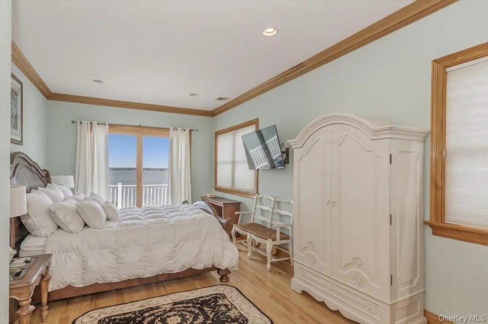 672 Dune Road Westhampton Beach, NY 11978