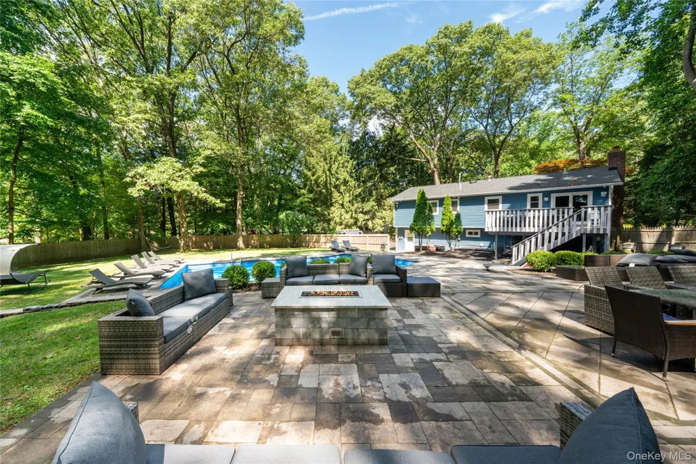 9 E Stemmer Lane Suffern, NY 10901