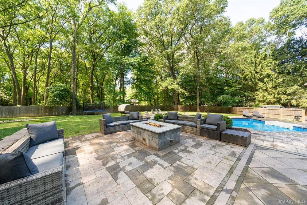 9 E Stemmer Lane Suffern, NY 10901