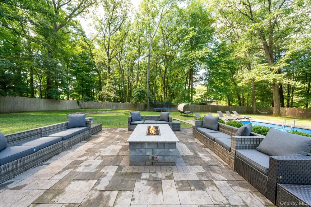 9 E Stemmer Lane Suffern, NY 10901