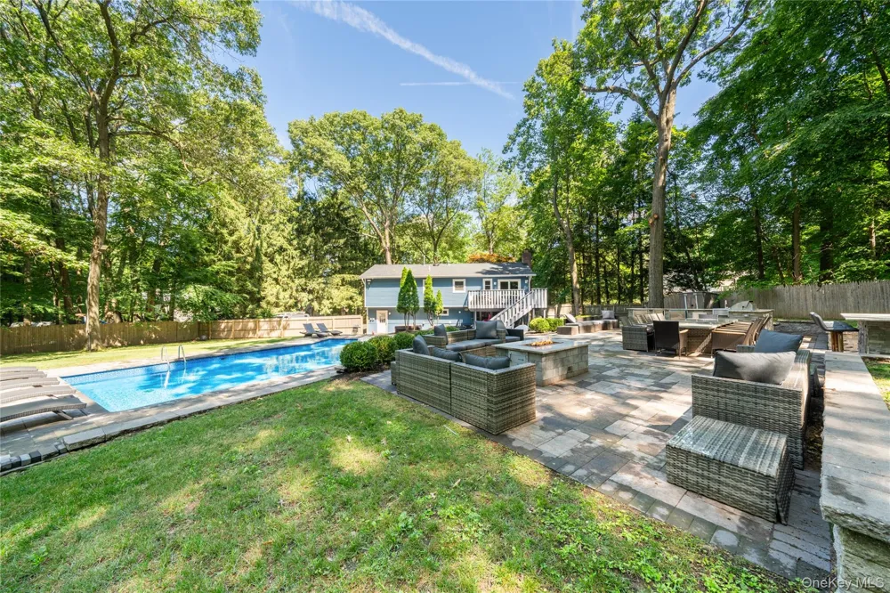 9 E Stemmer Lane Suffern, NY 10901