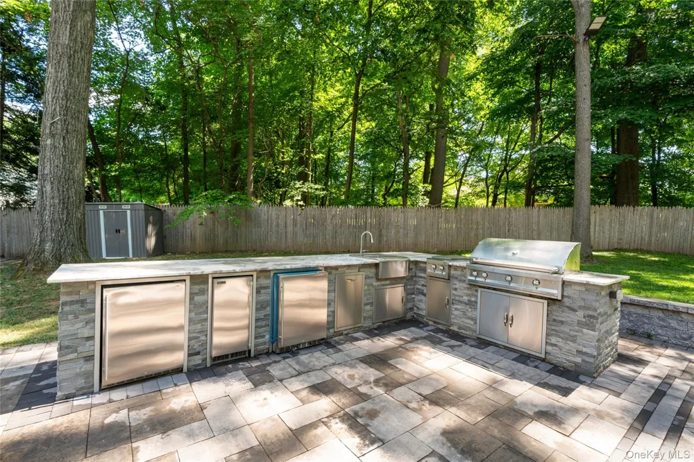 9 E Stemmer Lane Suffern, NY 10901