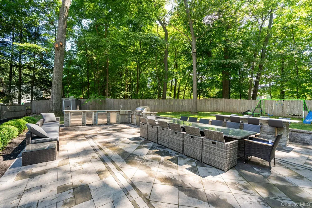9 E Stemmer Lane Suffern, NY 10901