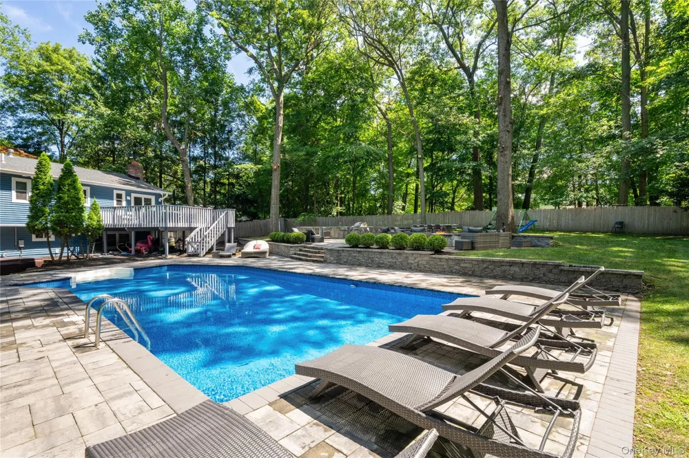 9 E Stemmer Lane Suffern, NY 10901