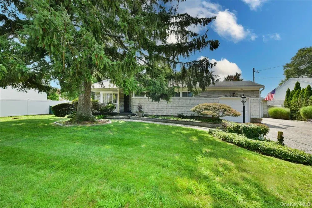 204 Franklin Street Massapequa Park, NY 11762