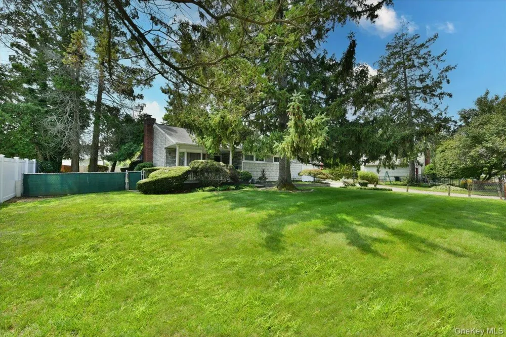 204 Franklin Street Massapequa Park, NY 11762