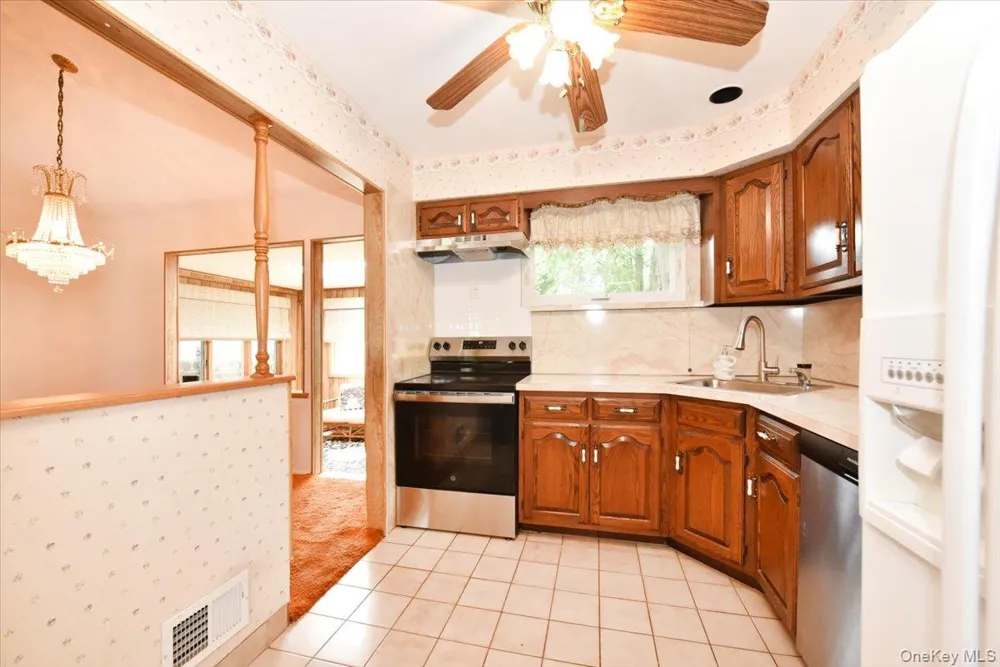 204 Franklin Street Massapequa Park, NY 11762