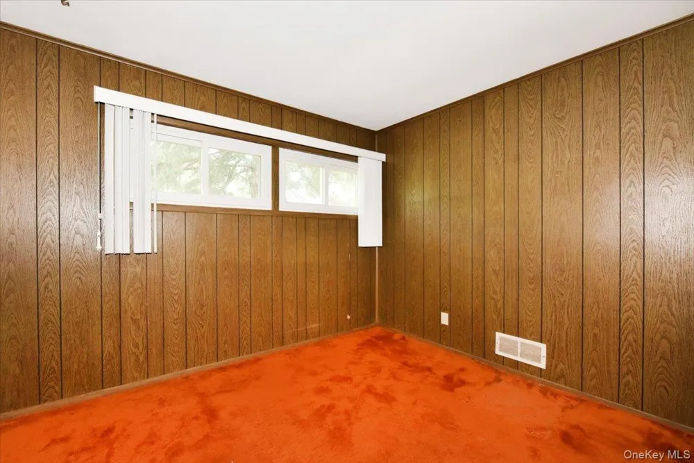 204 Franklin Street Massapequa Park, NY 11762