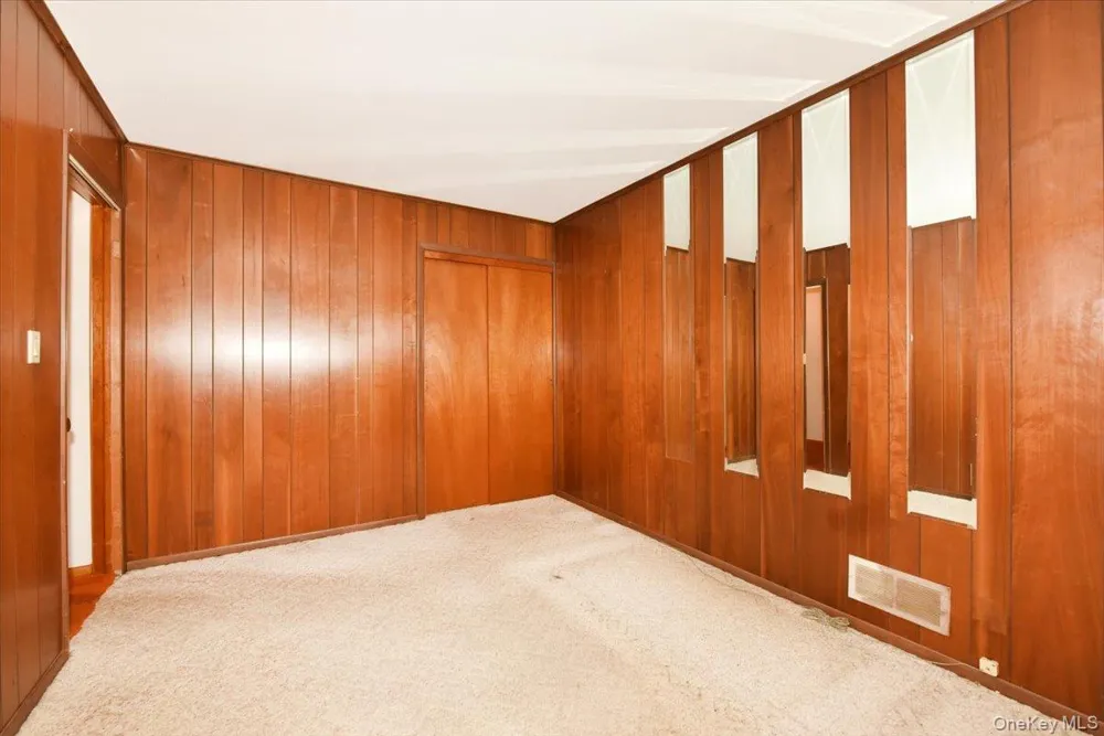 204 Franklin Street Massapequa Park, NY 11762