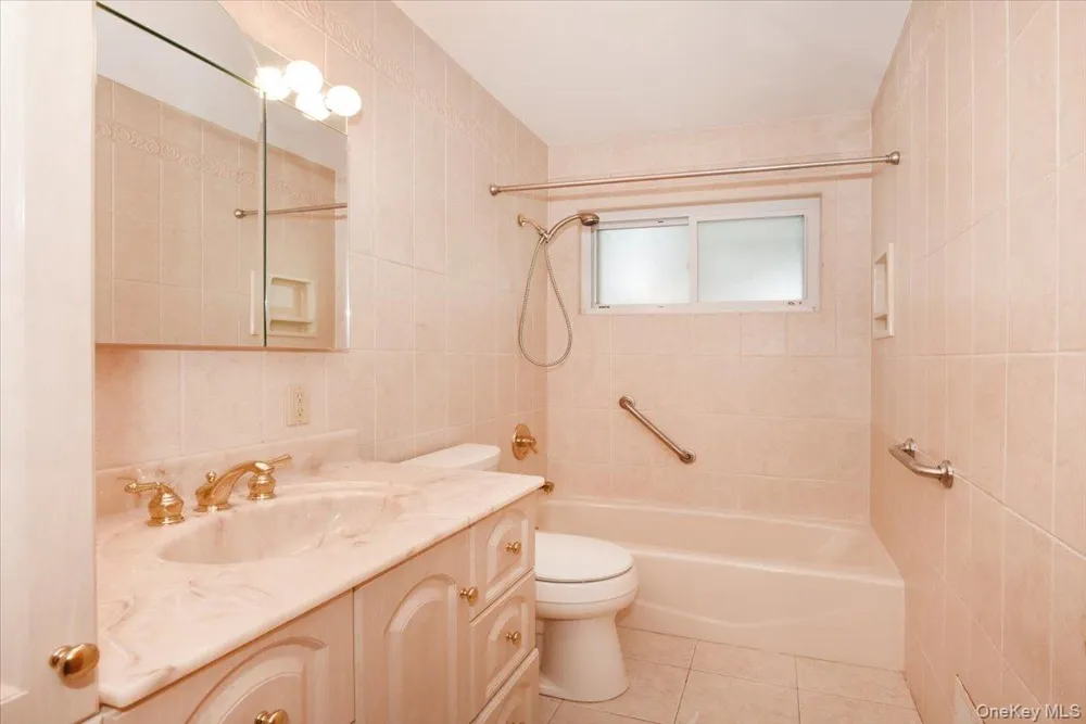 204 Franklin Street Massapequa Park, NY 11762