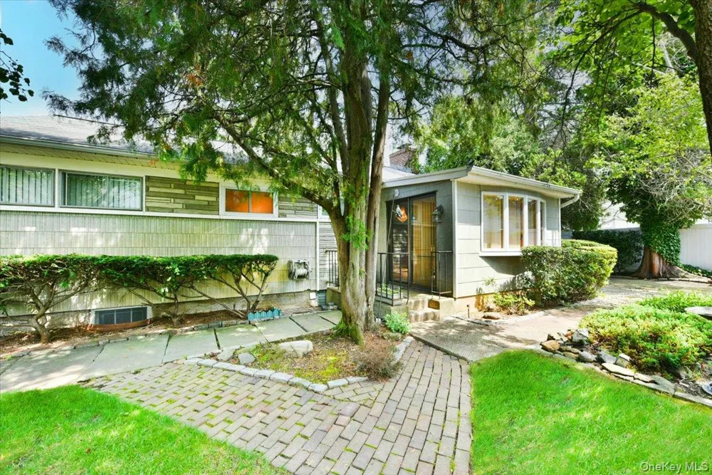 204 Franklin Street Massapequa Park, NY 11762