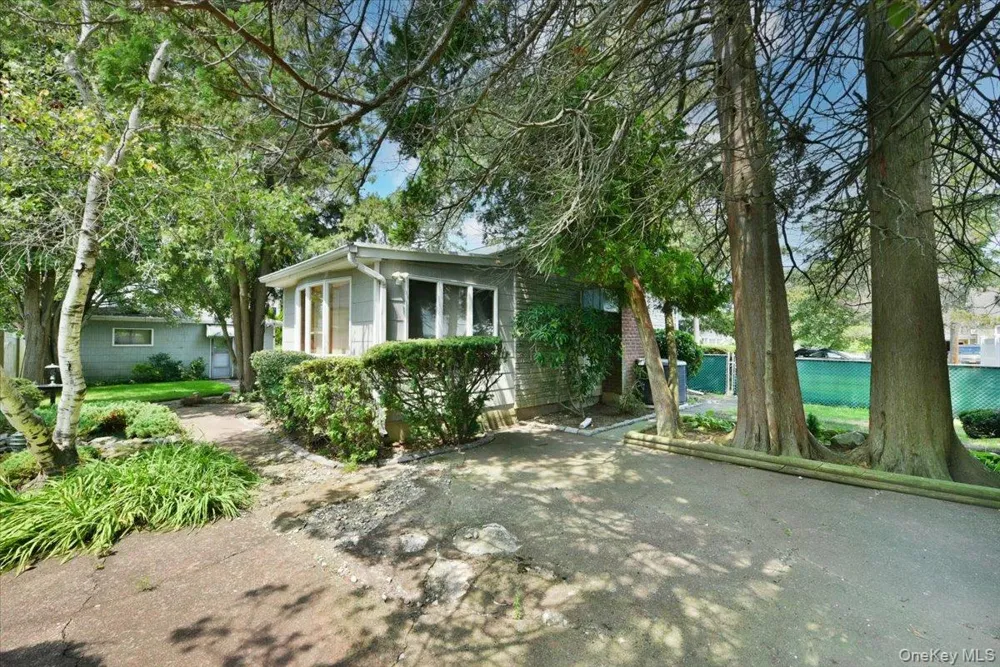 204 Franklin Street Massapequa Park, NY 11762
