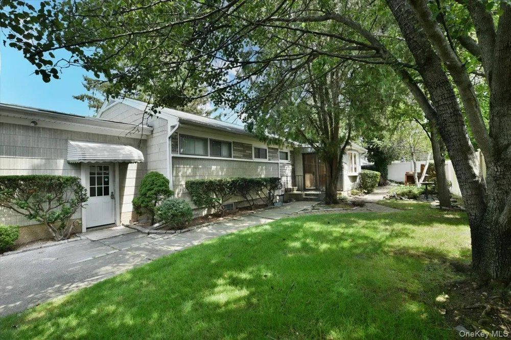 204 Franklin Street Massapequa Park, NY 11762