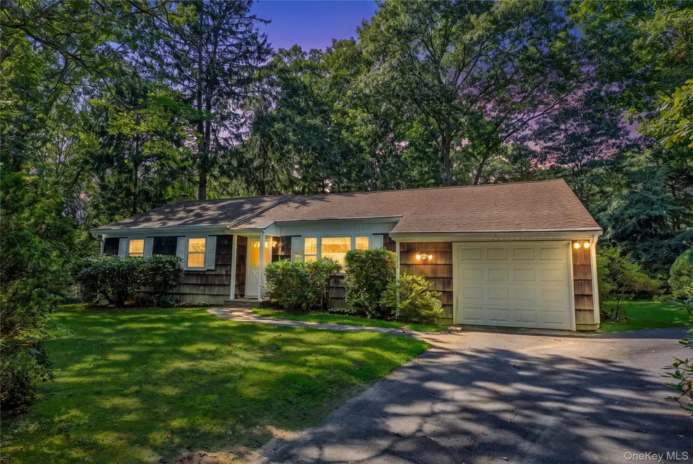 2625 Great Peconic Bay Boulevard Laurel, NY 11948