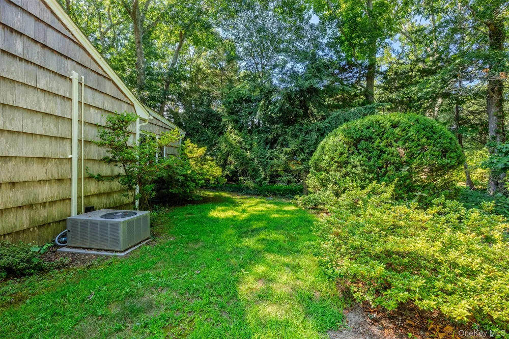 2625 Great Peconic Bay Boulevard Laurel, NY 11948